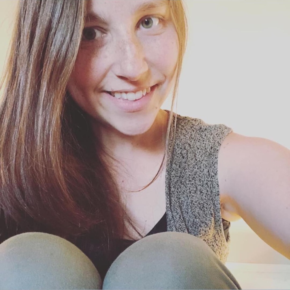 Meet your Posher, Lexi! God loving wife & mama to three beauties! - Picture 7 of 8